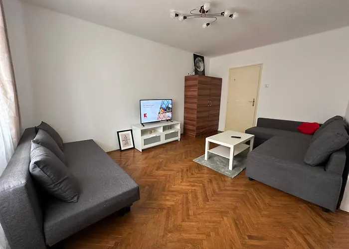 Planet Nine 公寓 *